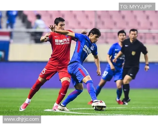 重庆斯威与上海上港历届交锋记录分析及战绩回顾