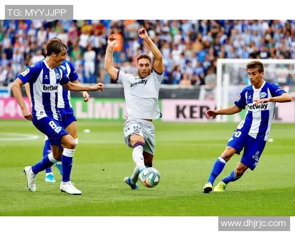 阿拉维斯与拉科鲁尼亚激战正酣谁能在西甲赛场中笑到最后