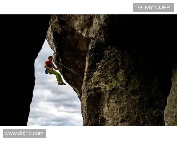 西安攀岩队的阵地战揭秘：探索攀岩深度与团队精神的完美结合