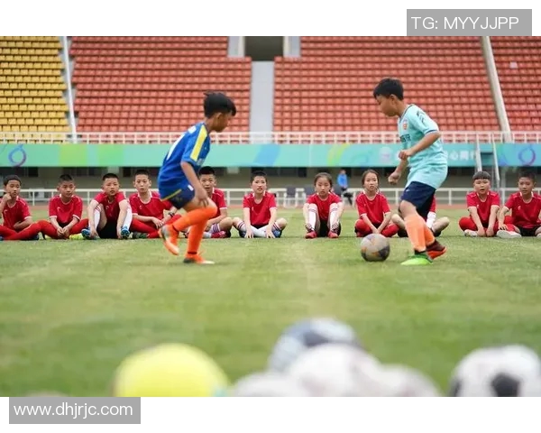 陈秀英足球生涯对话揭秘:从绿茵场到人生哲学的精彩旅程 陈秀英足球生涯对话揭秘:从绿茵场到人生哲学的精彩旅程