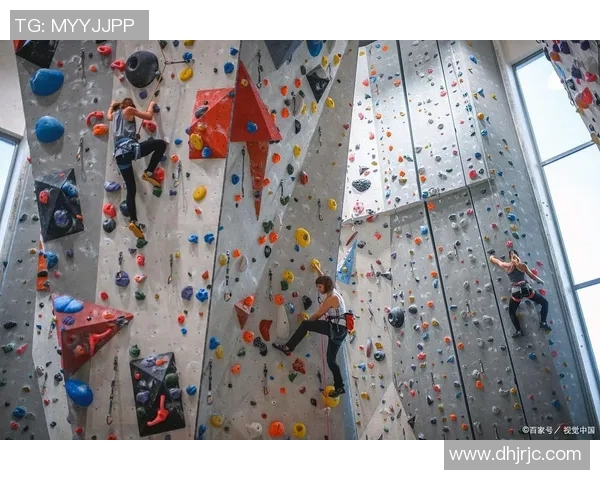 重庆攀岩队比赛经验的创新与挑战探讨热议攀岩运动的发展与未来 重庆攀岩队比赛经验的创新与挑战探讨热议攀岩运动的发展与未来