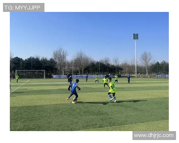 从街头小子到绿茵场上的传奇足球明星的逆袭之路与梦想追逐 从街头小子到绿茵场上的传奇足球明星的逆袭之路与梦想追逐